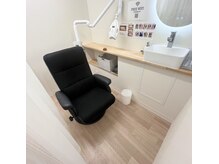 ビーホワイト 名古屋金山店(BE WHITE)の雰囲気(仕事や学校帰りに気軽に通える歯のセルフホワイトニング専門店♪)