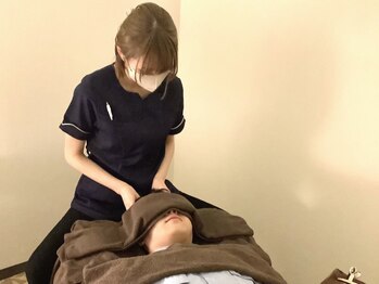 癒し～ぷ 広島店の写真/当店のドライヘッドスパでは頭～背中と上半身まるっと丁寧にほぐすので自律神経も整い心身ともに癒される◎