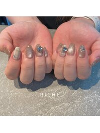 ベージュチェックネイル