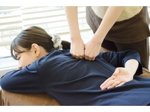 人気の肩甲骨ストレッチでスッキリ