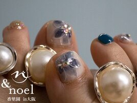 ネイビーフラワー水彩画ネイル