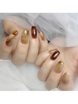 モモ(Momo)/ニュアンスネイル