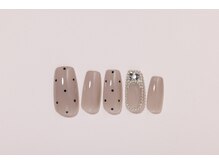ヴァンネイル(VINGT NAIL nail&eye beauty)/ドット×囲み　ガーリーネイル