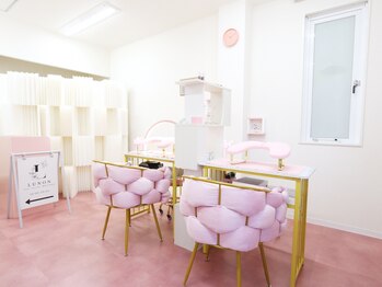 ルノン 獨協大学前店(LUNON)の写真/ピンクを基調にした柔らかい雰囲気◎かわいいが詰まったサロンでネイルを楽しみませんか？