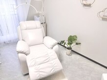 ミミ スリーシーズ 谷四店(mimi. 3C's)の雰囲気（電動フルリクライニングチェアでゆったりとお寛ぎ下さい♪ #眉毛）
