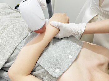 エイトビューティデザイン(eight beauty design)の写真/【最新LED脱毛/産毛・鼻毛・耳毛・VIOやり残しまで対応】痛みが少ないのに効果抜群の美肌脱毛♪