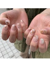 Mネイルアンドカフェ シェレステ/オレンジ×乳白色