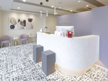 フェアリーファクトリー(Fairy factory)の写真/【フラットラッシュ導入店☆】自まつ毛のような自然な仕上がりで、目を開けた瞬間の感動が♪モチも抜群！
