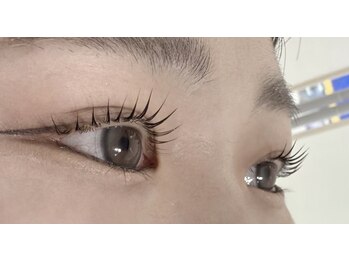 クルン(KURUN)/パリジェンヌラッシュリフト