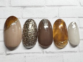 アミュレット(AMULET)/10月定額　6050円(税込)