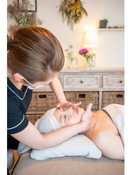 オルグル(OLGUL)/圧をかけて骨からもアプローチ