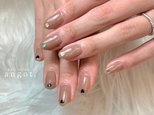 アンガット(angot.)/先端ホロハートネイル