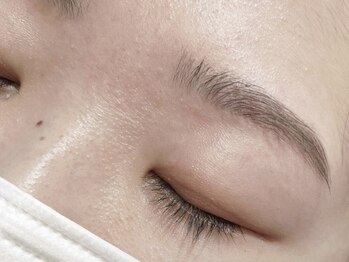 アイ ビューティー ルクール 見附店(EYE BEAUTY Le Coeur)の写真/【県内希少】お肌に優しく、負担が少ない！フィルムWAX使用☆プロによる黄金比眉毛で自信の持てる目元に♪