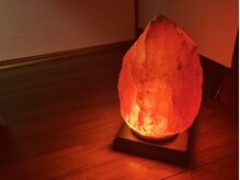 香音(カノン)/岩塩ランプの灯り