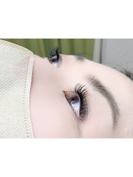 ナチュラル上品な目元にしたい