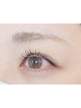 ナチュラル上品な目元にしたい