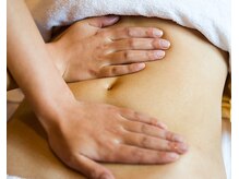 癒しの時間の雰囲気（冷え・むくみ・疲労感が気になる方に。お腹からも巡りを整えます）