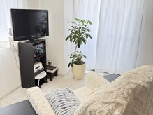 ネイルサロン マーノ(nail salon mano)の雰囲気（【完全個室】身体が痛くならない座り心地の良いソファ♪）