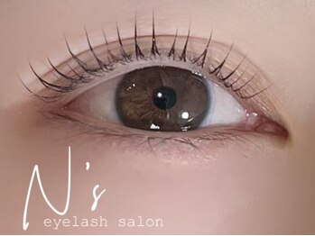 エヌズ(N’s)の写真/【モチに定評&高評価◎10~60代と幅広い支持♪】瞳を自然に大きく魅せるカールで光が差し込む明るい印象に★
