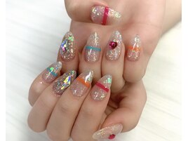 キラキラカラフルネイル