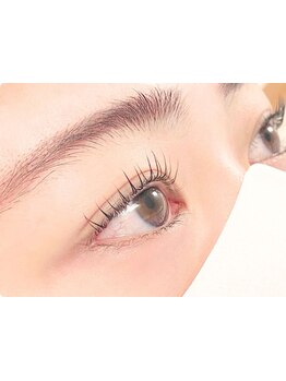 ナチュラル上品な目元にしたい