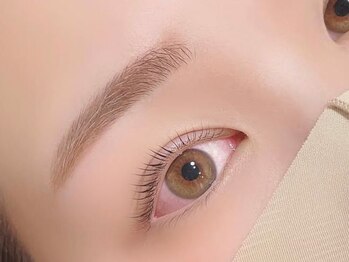 リノ 出雲ドーム店(rino)の写真/《rinoNO.1リピート★春のお出かけに映える上向きまつげ×美眉 最強垢抜けセット》目元の印象UP！