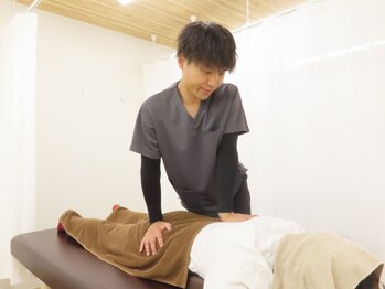 竹ノ塚喜楽鍼灸接骨院/施術風景（指圧）