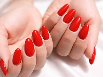 イルス(Ilus)の写真/【美しさが長持ちする、ケア重視ネイル】ネイルのモチ・仕上がりに差が出る浮きにくいネイルをご提供◎