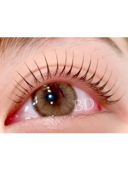 ナチュラル上品な目元にしたい