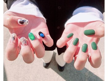 ランテテスマッジ(Rantete smudge)/ちぐはぐネイル