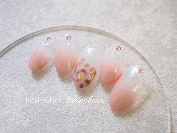 ネイルサロン ブランシュール(Nail Salon Blancheur)/くすみピンクのカラグラアニマル