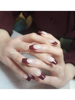 メゾンドロイヤル(Maison_de_ROYAL)/フレンチネイル