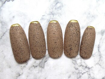 ベージュ×ゴールド