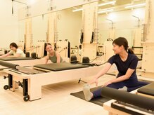 マシンピラティス専門スタジオ　Repilates　日永カヨー店 【7/4～(予定)】の雰囲気（初心者向け特別レッスン！マシンの使い方や基本姿勢伝授！）