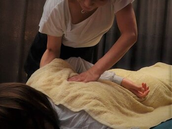 リラクゼーションサロン ロミロミ/【肩甲骨ほぐし】