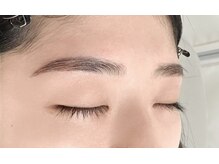 クルン(KURUN)/ハリウッドブロウリフト