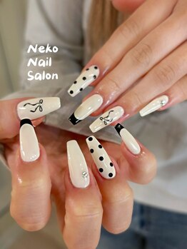 ネコ(Neko)/ロングネイル　白　フレンチ　