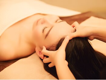 クロードモネ 東京駅丸の内店の写真/日々の疲れと頭皮のコリをほぐすヘッドスパ*オーガニックのアロマに癒されて,心の琴線に触れる極上の時間を