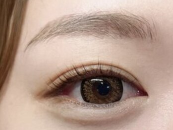 トーンアイラッシュ(Ton.EyeRush)の写真/【20代女性からの高支持率◇】コンパクトな落ち着いた空間での施術◎ナチュラルな目元仕上げが大人気♪