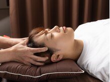 らくやの雰囲気（体にしっかりなじむ、この大きい手がポイント！）