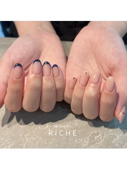 リッシュ(RICHE)/ブルー×レッドのイベントネイル