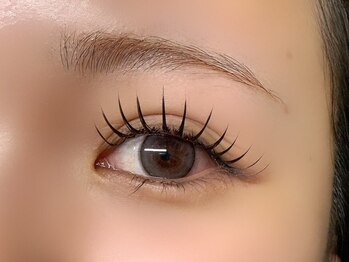 エコール(EcorE)の写真/モチの良さで大人気★持続力UPのLEDライト・グルー使用のマツエク！施術後洗顔可能・低刺激でしみにくい◎