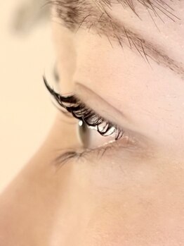 アンフィーロ(un Filo)の写真/【プライベートサロン】理想やお悩みなど、それぞれのお目元にあわせた豊富なロッドを取り揃え☆