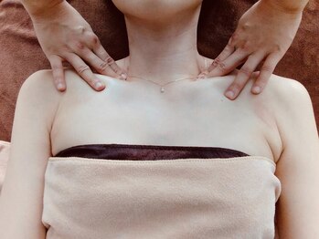 ルルドカリス(Lulu do charis)/鎖骨ケア