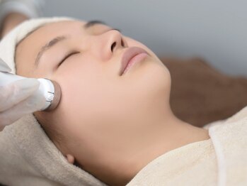 まなかぶら(MANAKABURA)の写真/プラズマシャワーで美容液の浸透を促し、お肌の深部まで美容液を届かせツルツルお肌に！