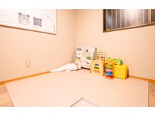 Ankh glow.の雰囲気（お子様の様子を見ながら施術できます♪）