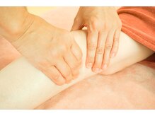 ルピナス(Lupinus)/施術の様子　オイルマッサージ