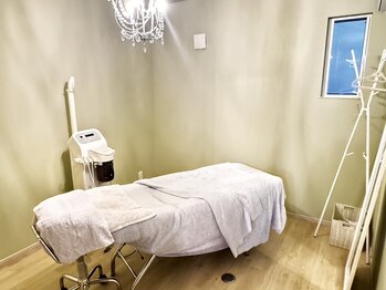 サロンドボーテ フォレッタ(Salon de beaute Folletta)/ベッドルーム1