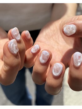 ミュー(mew)/megu担当　@oka.me_nail