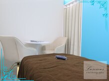 ラシェス 熊谷店(Luscious kumagaya)/ティファニーブルーの店内で